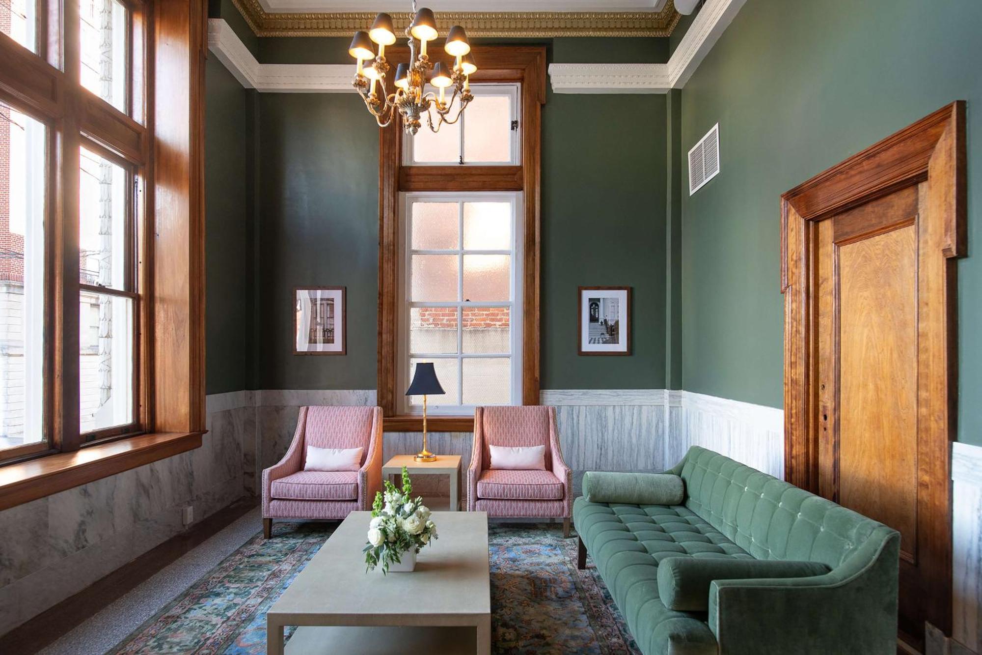 Hotel Petersburg, Tapestry Collection By Hilton Exterior photo